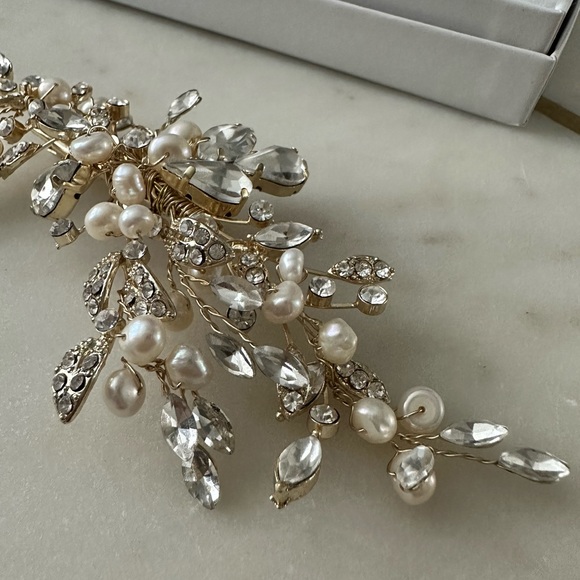 Bridal hair clip and pins - Picture 4 of 7